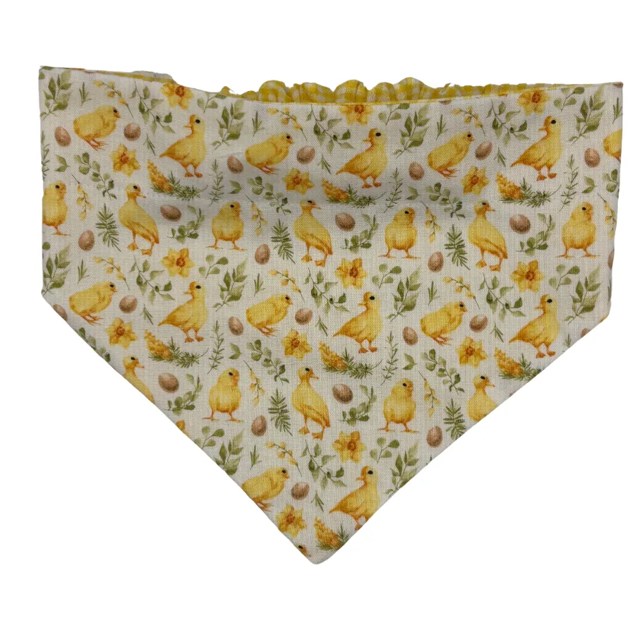 Bandana with yellow chicks and eggs pattern
