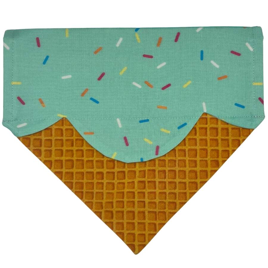 scoop there it is over the collar bandana