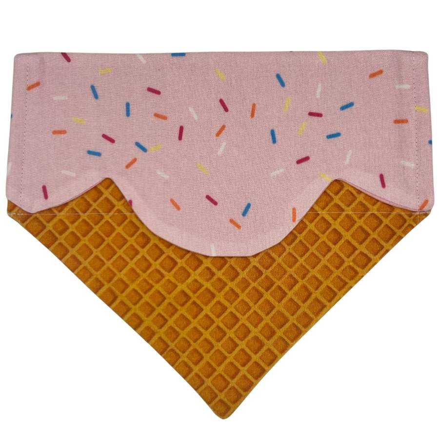 scoop there it is over the collar bandana